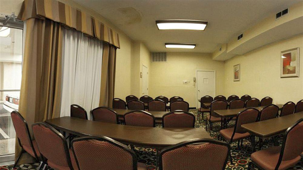 Holiday Inn Express Washington Dc Silver Spring By Ihg Екстериор снимка