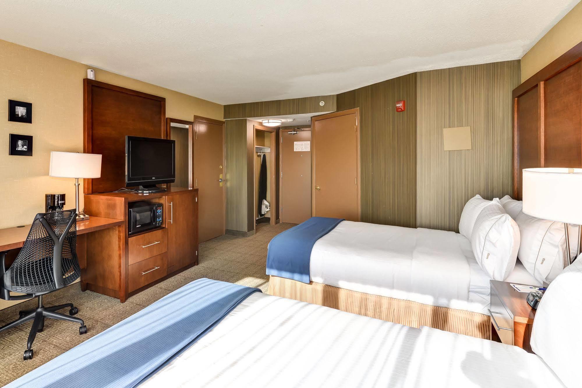 Holiday Inn Express Washington Dc Silver Spring By Ihg Екстериор снимка