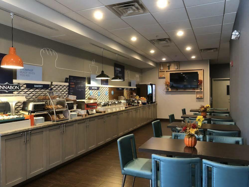 Holiday Inn Express Washington Dc Silver Spring By Ihg Екстериор снимка