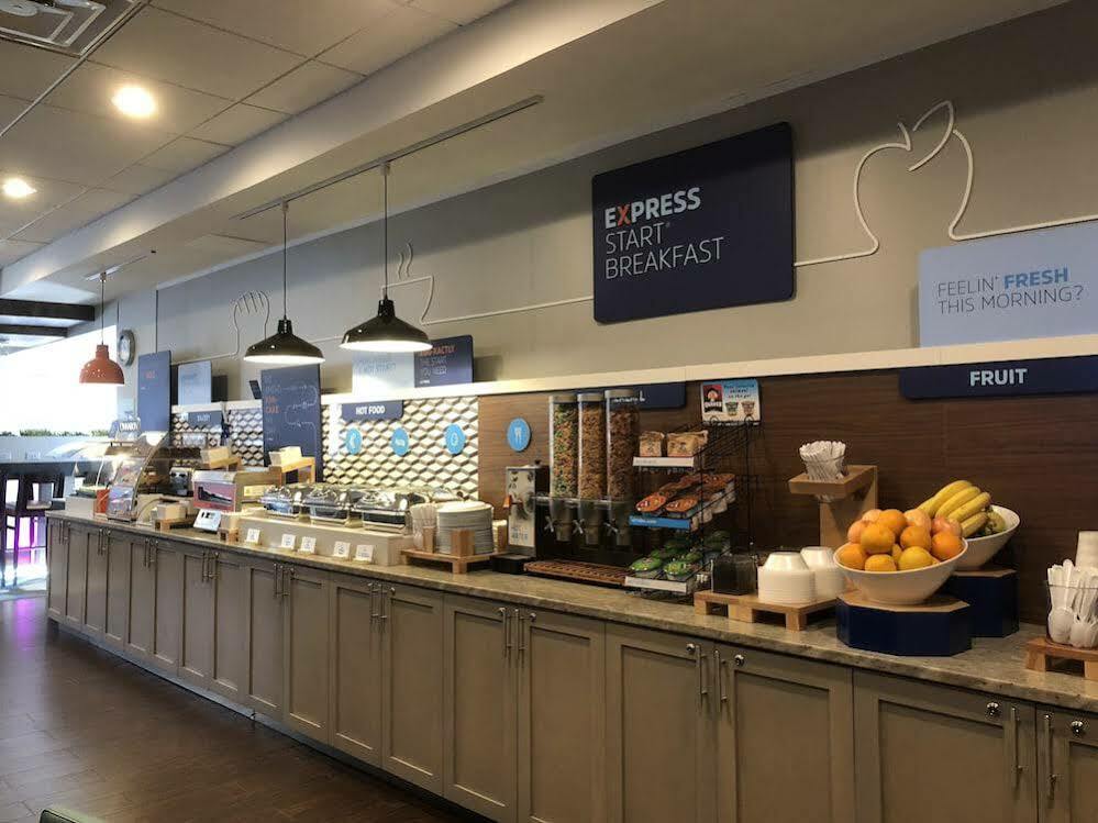Holiday Inn Express Washington Dc Silver Spring By Ihg Екстериор снимка