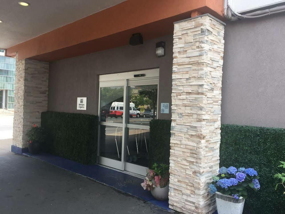 Holiday Inn Express Washington Dc Silver Spring By Ihg Екстериор снимка