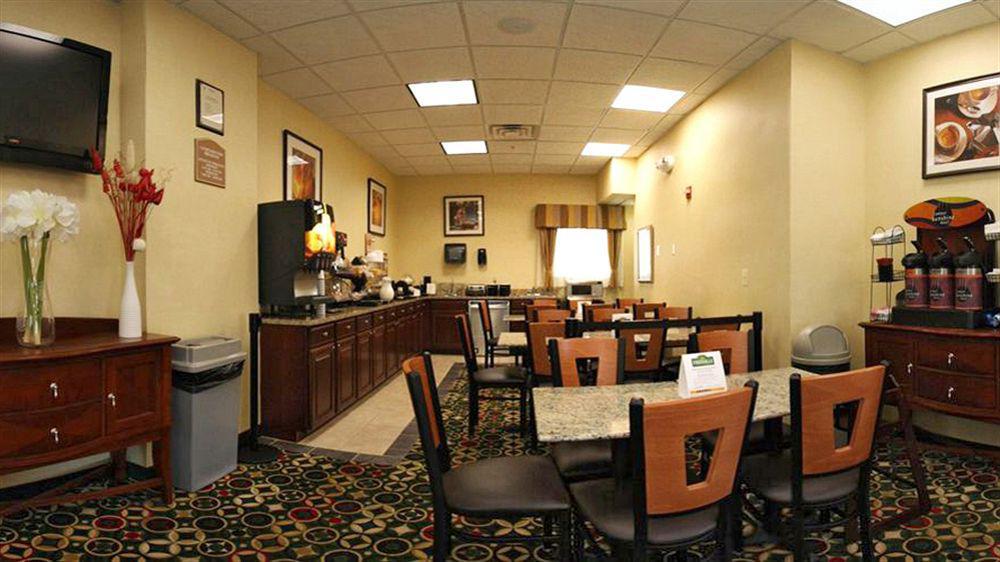 Holiday Inn Express Washington Dc Silver Spring By Ihg Екстериор снимка